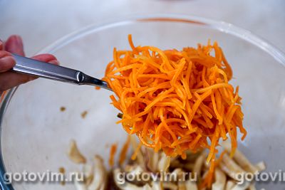 Салат из кальмаров с корейской морковью