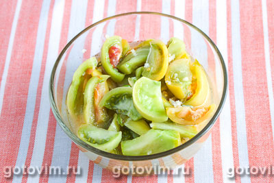 Салат из маринованных зеленых помидоров