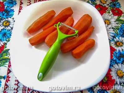 Тушеная морковь с фасолью в томате