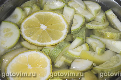 Летний компот из молодых кабачков с лимоном
