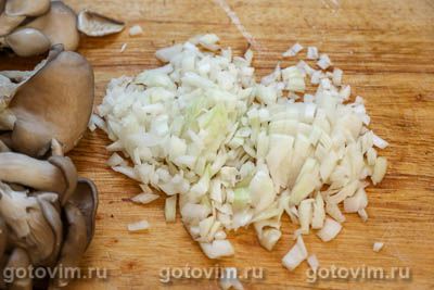 Макароны в сливочном соусе с грибами и сыром дор блю