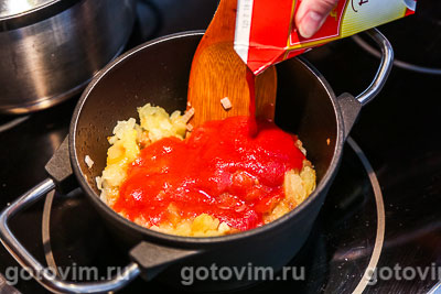 Фасоль в томатном соусе с яблоками