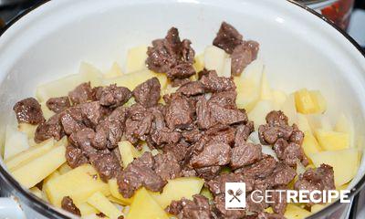 Тушеный картофель с мясом и солеными огурцами (2-й рецепт)