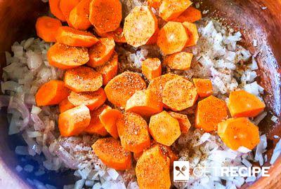 Кальмары, тушенные с зеленым горошком и морковью (2-й рецепт)