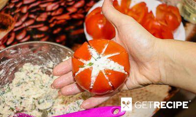 «Тюльпаны» из помидоров, фаршированных сыром и крабовыми палочками (2-й рецепт)