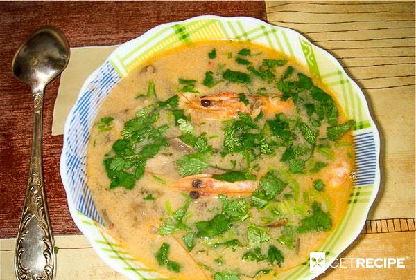 Photo of Тайский суп Том Ям с креветками, грибами и кокосовым молоком.