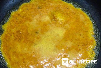 Икра карася, жаренная с яйцами на сковороде (2-й рецепт)