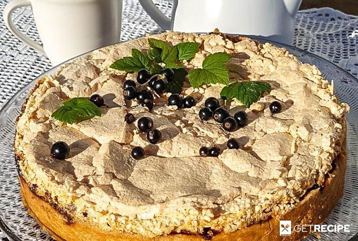 Пирог с черной смородиной, орехами и безе (2-й рецепт)