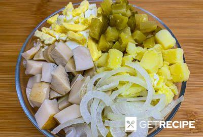 Салат с солеными груздями, огурцом и картофелем (2-й рецепт)