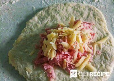 Сырные лепешки на кефире с колбасой (2-й рецепт)