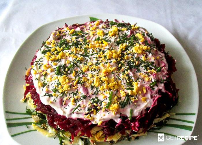 Photo of Слоеный салат из свеклы, морской капусты и шпрот (2-й рецепт)