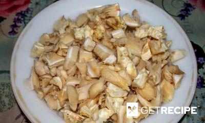 Салат «Легенда» из куриной печени и сердечек с сыром и грибами (2-й рецепт)