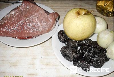 Говядина с черносливом и яблоками (2-й рецепт)