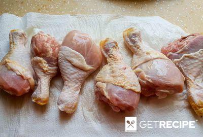 Куриные ножки в духовке, запеченные с чесноком, клюквой и медом