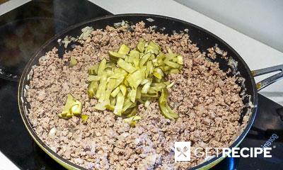Картофельная запеканка с мясным фаршем и маринованными огурцами (2-й рецепт)