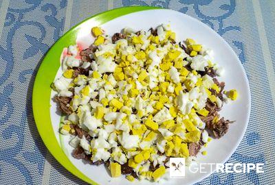 Слоеный салат с тунцом и огурцом (2-й рецепт)