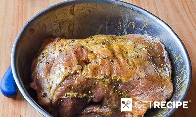 Свинина, запеченная с овощами на луковой подушке (2-й рецепт)