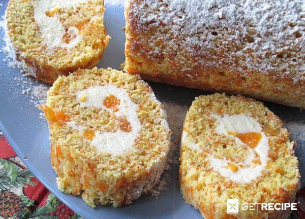 Морковный бисквитный рулет с творожным кремом и мандарином (2-й рецепт)
