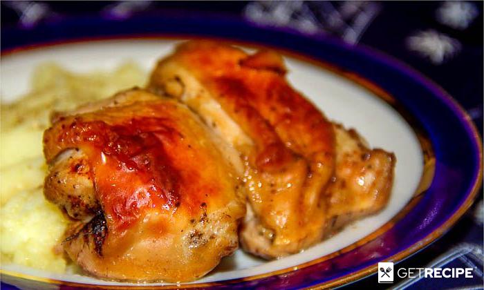 Photo of Куриные бедра, запеченные в фольге с соевым соусом, аджикой и медом (2-й рецепт)