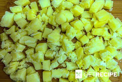 Салат с солеными груздями, огурцом и картофелем (2-й рецепт)
