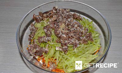 Салат из зеленой редьки с мясом и яичными блинчиками (2-й рецепт)