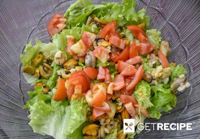 Теплый салат с мидиями, помидорами и кабачками (2-й рецепт)