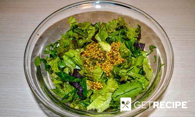 Салат из свежей зелени, огурцов, яиц с горчичной заправкой (2-й рецепт)