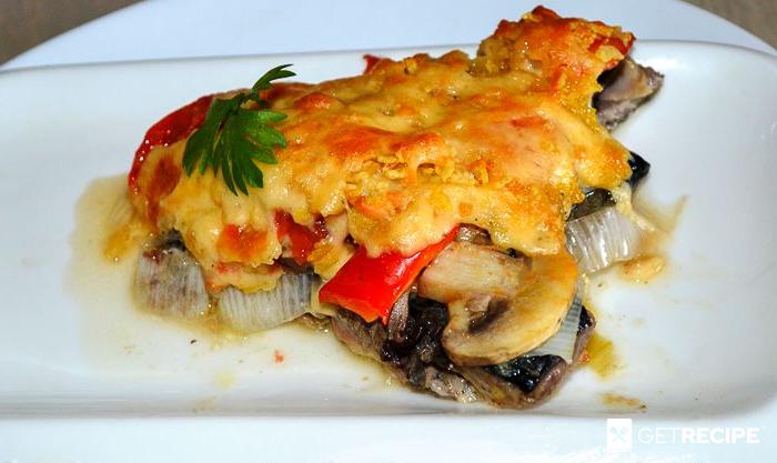 Photo of Селедка, запеченная с грибами и овощами под сырной корочкой (2-й рецепт)