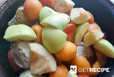 Тушеная индейка с абрикосами, помидорами и яблоками (2-й рецепт)