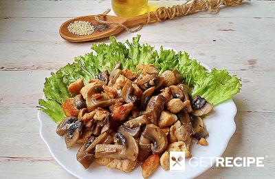 Тёплый салат из курицы с грибами и овощами (2-й рецепт)
