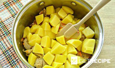 Тушеная картошка с курицей и маринованными огурцами (2-й рецепт)