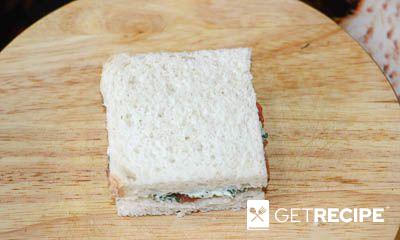 Сэндвичи с красной рыбой, сливочным сыром и помидорами черри (2-й рецепт)