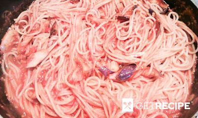 Спагетти в томатном соусе с баклажанами (spaghetti alla norma) .