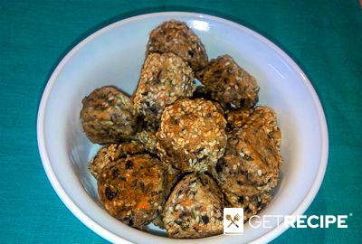 Тефтели из фасоли с грибным соусом и гречневой кашей (2-й рецепт)