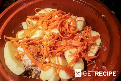 Курица с картошкой и морковью по-корейски в сливочном соусе.