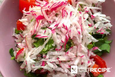 Овощной салат из молодой капусты, редиса и черемши с горчично-уксусной заправкой (2-й рецепт)