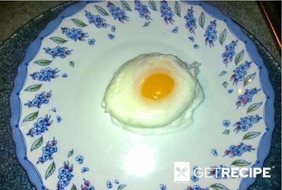 Яйцо - пашот под сырным соусом (2-й рецепт)