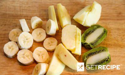 Фруктовый смузи из банана с яблоком, киви и кефиром (2-й рецепт)