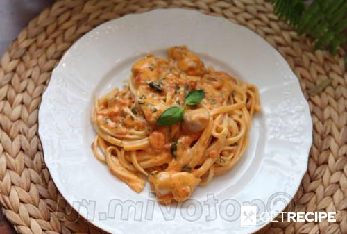 Photo of Спагетти с курицей в сливочно-томатном соусе.
