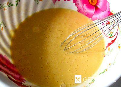 Омлет с плавленым сыром в мультиварке.