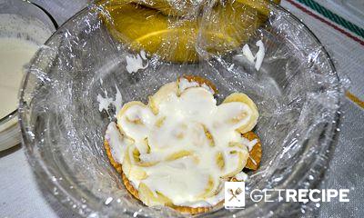 Торт из печенья без выпечки с бананом и сметаной (2-й рецепт)