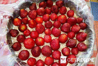 Десерт из клубники с желе, творогом и миндальной крошкой (2-й рецепт)