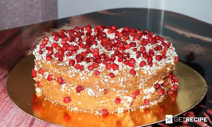 Photo of Бисквитный торт с киви и земляникой.