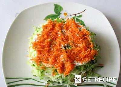 Слоеный салат с творогом, свежими овощами и грецкими орехами (2-й рецепт)