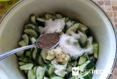Салат на зиму из переросших огурцов (2-й рецепт)