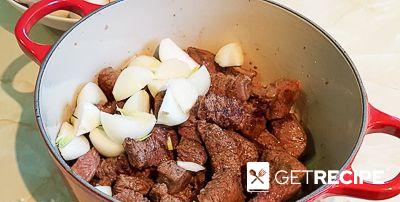 Рагу из говядины с черри, шампиньонами и маринованным луком (2-й рецепт)