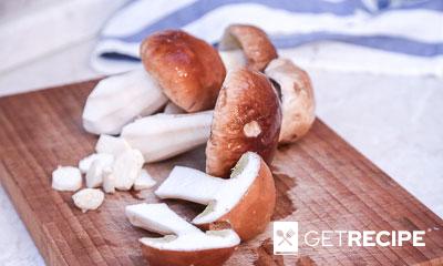 Расстегаи с белыми грибами