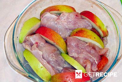 Фруктовая курица (куриные грудки с сухофруктами и яблоками) (2-й рецепт)