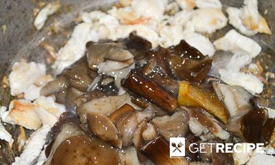 Тушеный картофель с капустой, курицей и грибами (2-й рецепт)