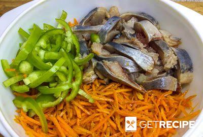 Салат с селедкой и корейской морковью (2-й рецепт)